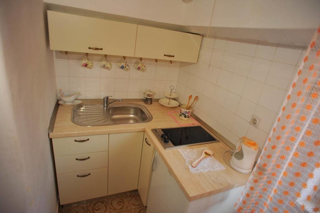 Castel Nonna Franka Apartamento Sutivan Quarto foto