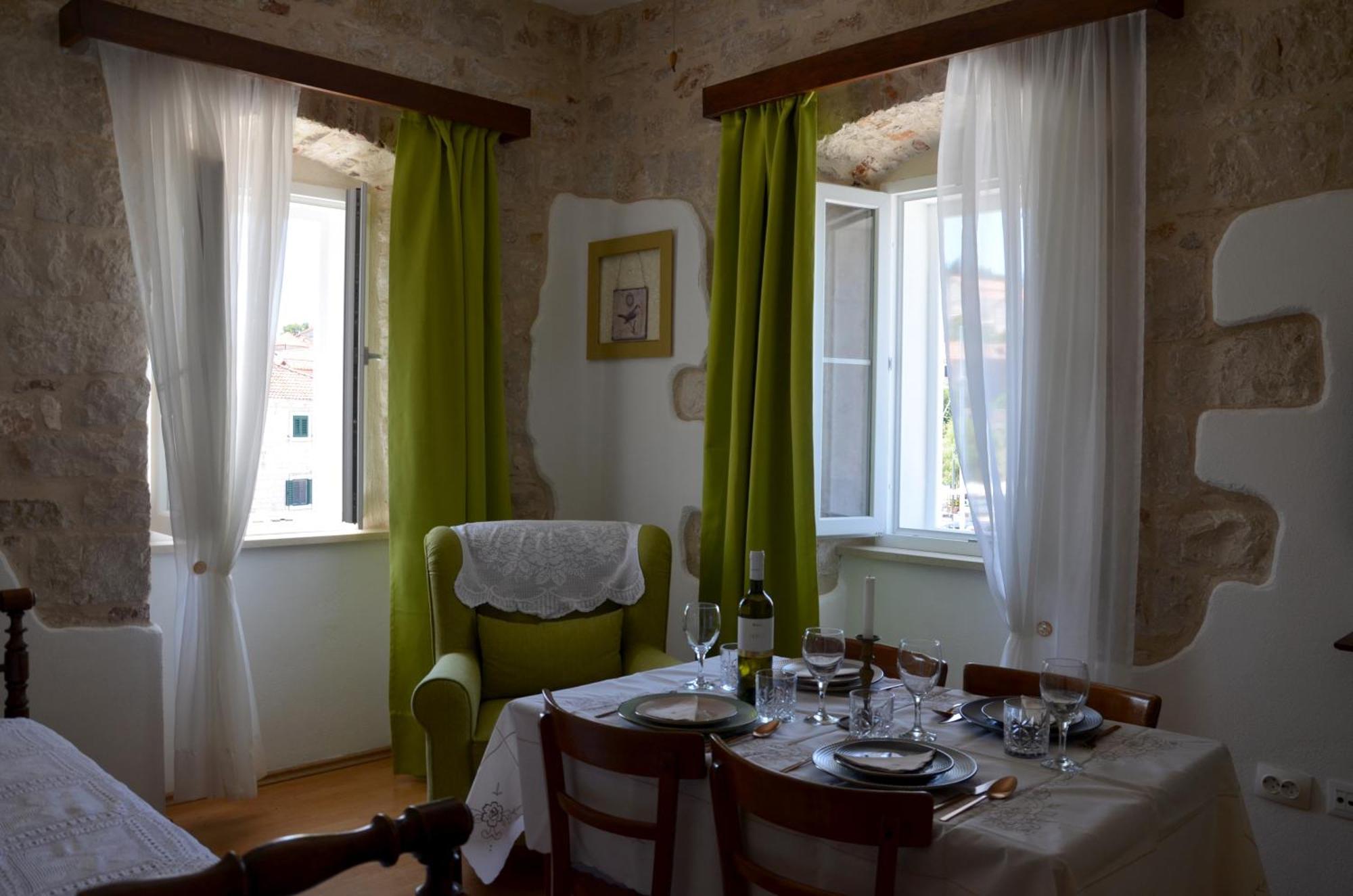 Castel Nonna Franka Apartamento Sutivan Exterior foto